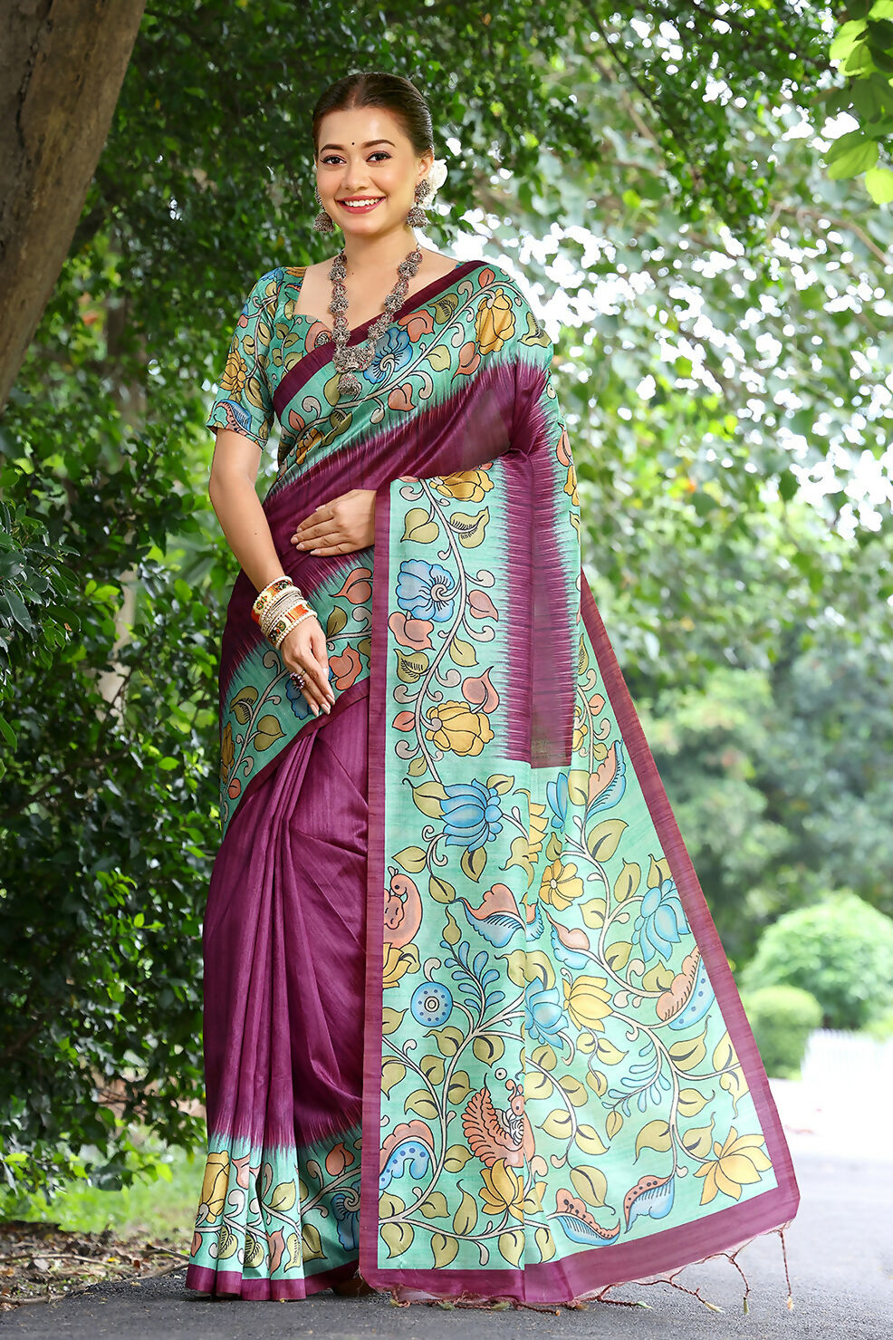 KAJAL_LOTUS_WINE (1)