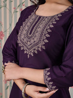 Thumbnail for Ode by House of Pataudi Women Embroidered Side Slits Straight Kurta - Distacart