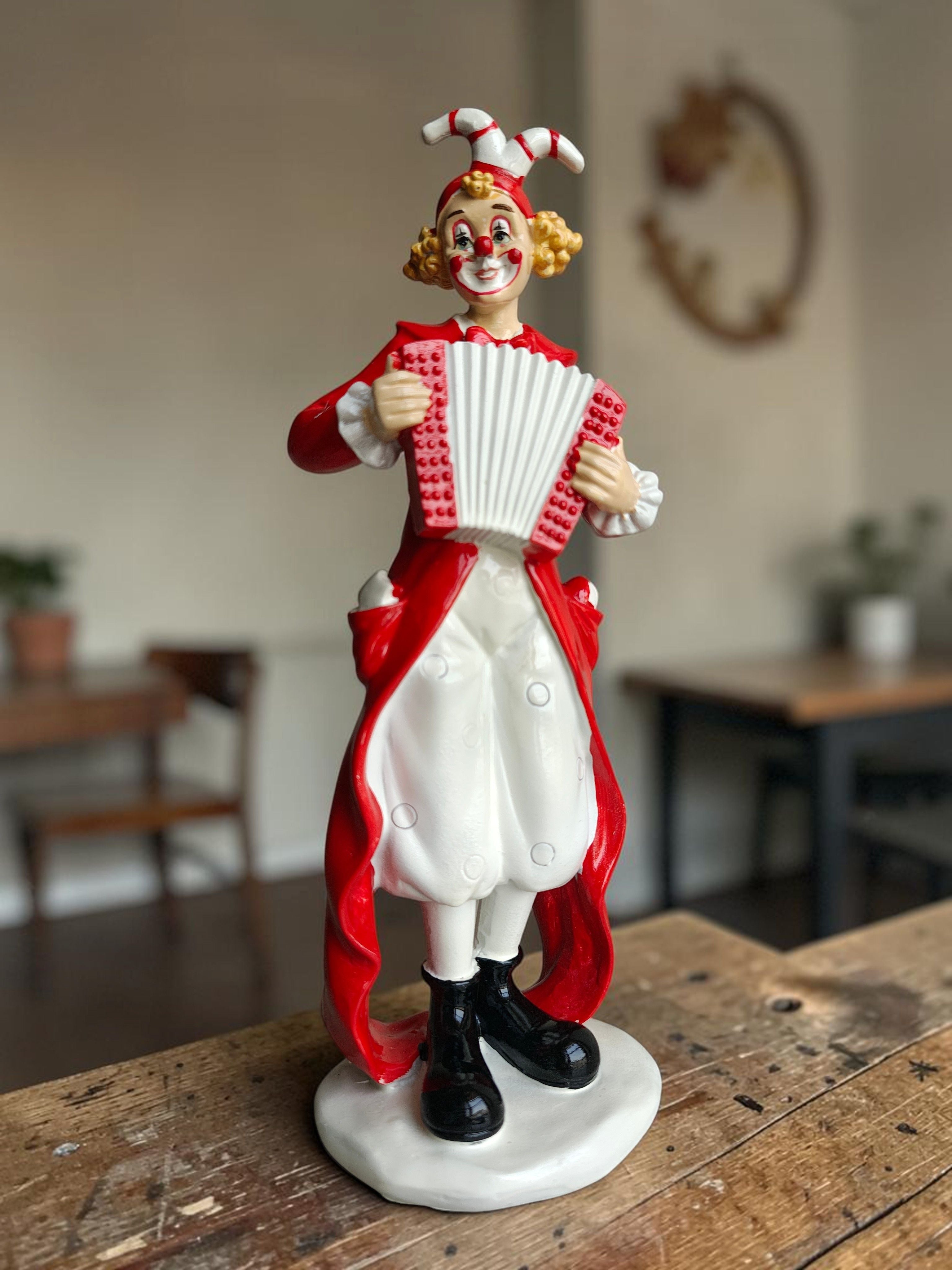 Sun Mun Decors Vintage Musical Clown Playing Accordion