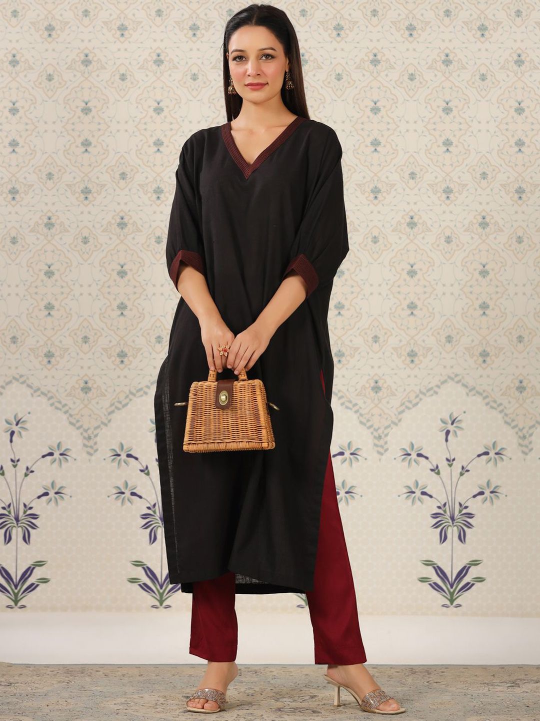 Ode by House of Pataudi V Neck Thread Work Kurta - Distacart