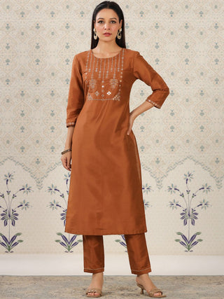 Ode by House of Pataudi Geometric Embroidered Mirror Work Kurta With Trousers - Distacart