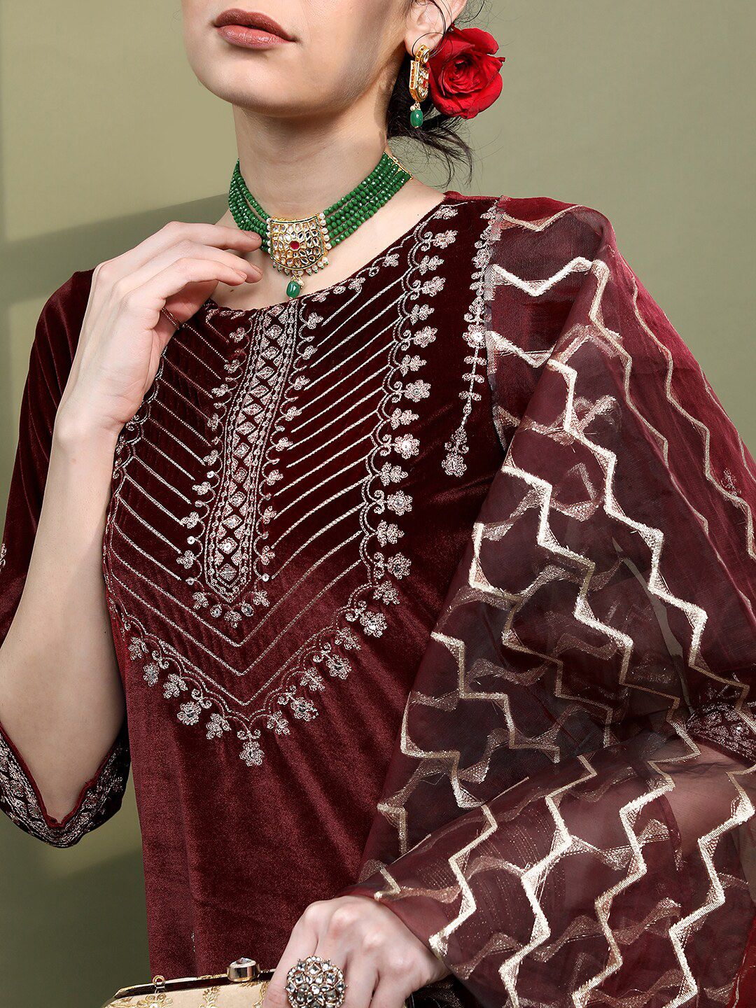 Vishudh Women Floral Embroidered Knitted Velvet Kurta with Trousers & With Dupatta - Distacart