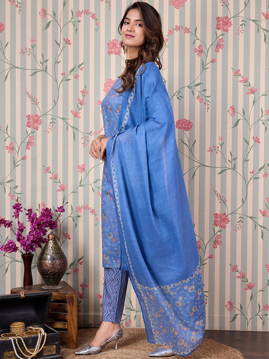 Ode by House of Pataudi Floral Printed Regular Pure Cotton Kurta with Trousers & Dupatta - Distacart