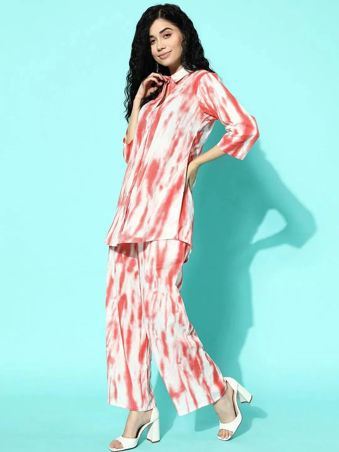 https://cdn.shopify.com/s/files/1/0341/4805/7228/files/coral-printed-cotton-night-suit-libas-3.jpg?v=1738399527