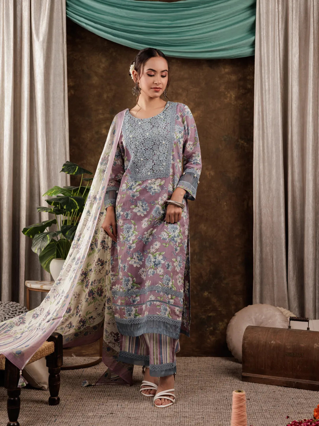 Yufta Cotton Kurta Dupatta Set With Lace Detailing - Distacart