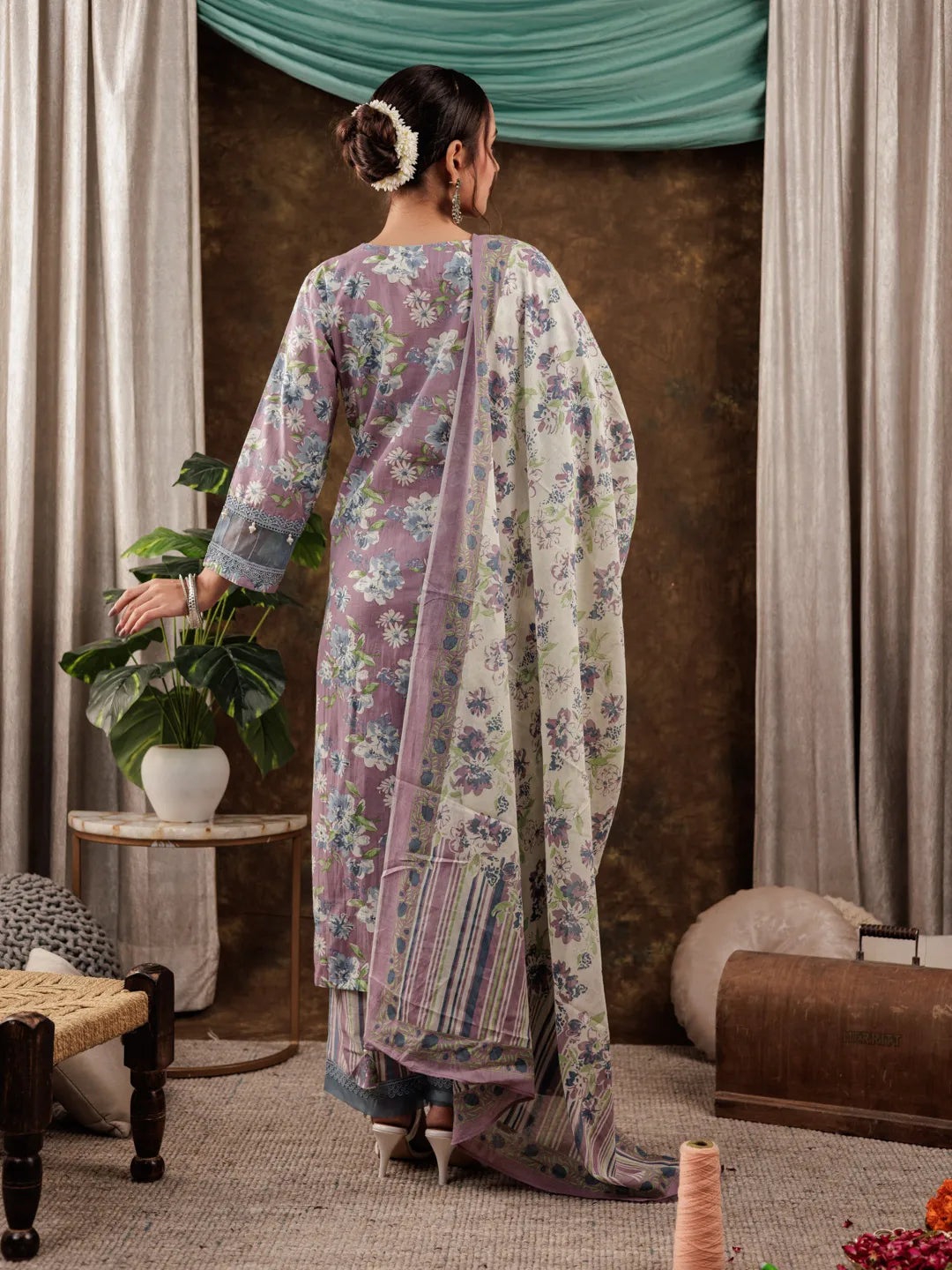 Yufta Cotton Kurta Dupatta Set With Lace Detailing