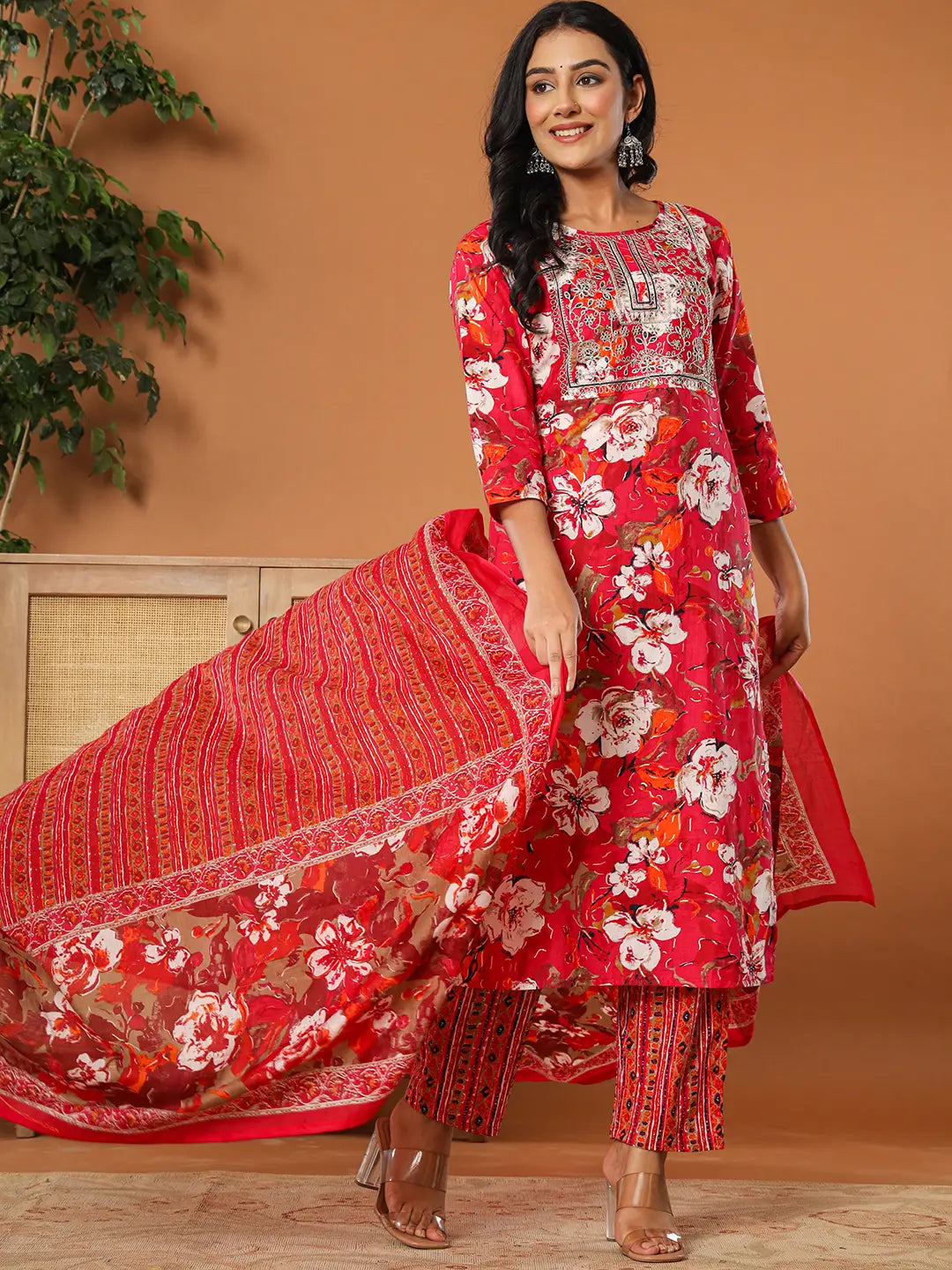Yufta Cotton Pink Embroidered Kurta Dupatta Set