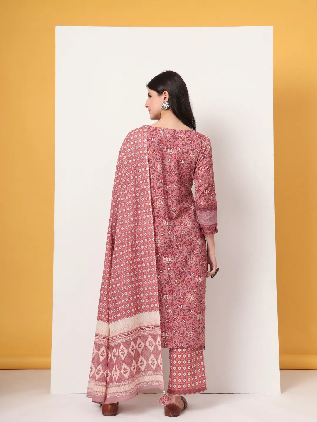 Yufta Cotton Pink Kurta Dupatta Set With Lace Detailing
