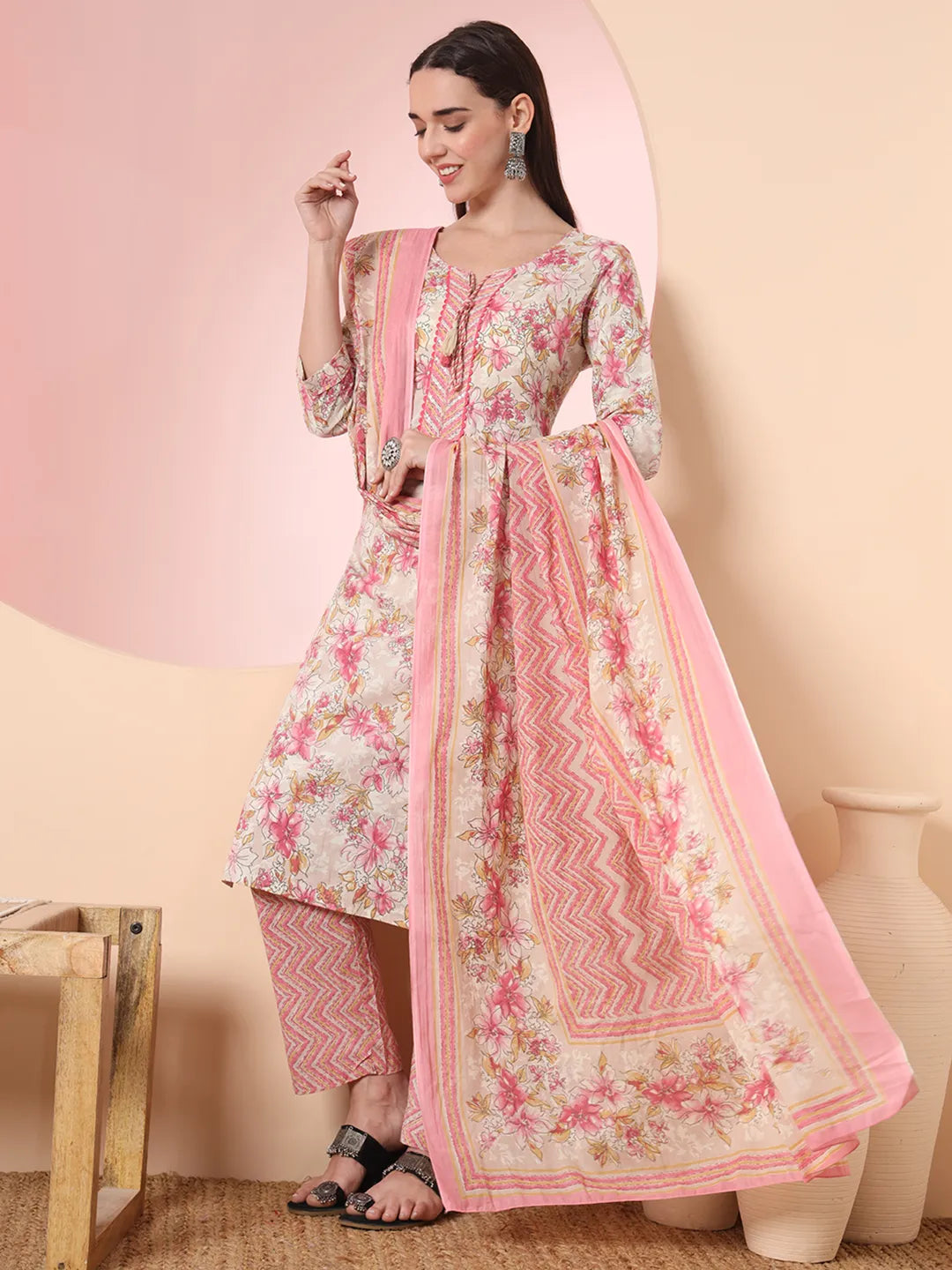Yufta Cream And Peach Pure Cotton Yuck Design Kurta Dupatta Set With Pants - Distacart