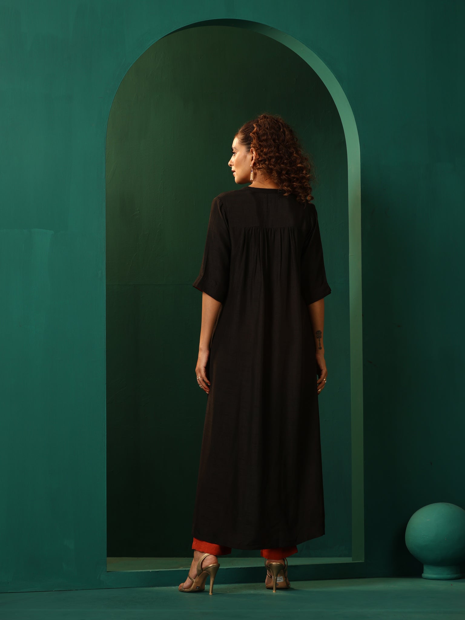 trueBrowns Black Silk High Low Kurta Pant Set - Distacart
