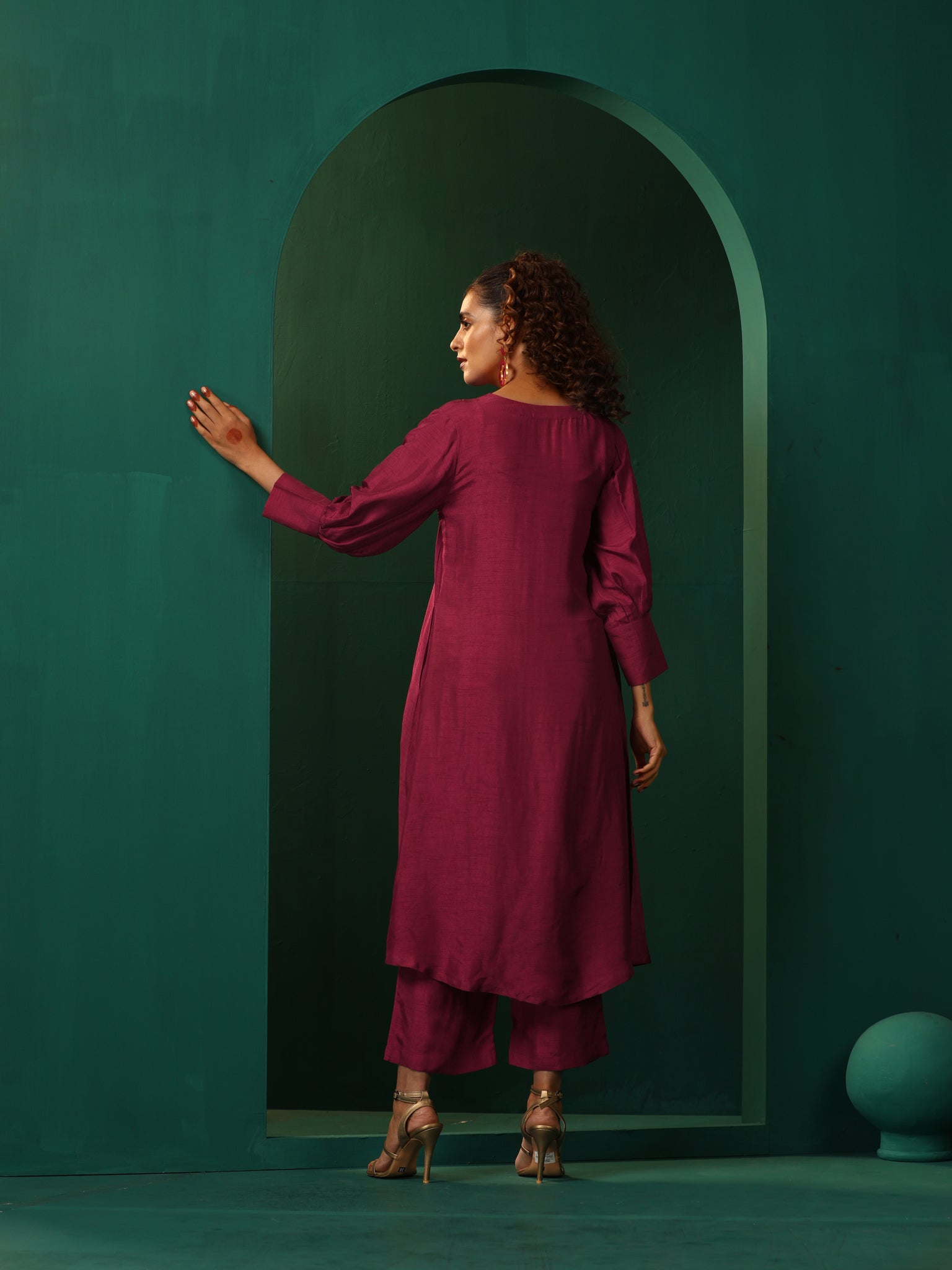 trueBrowns Maroon Silk Puff Sleeve Kurta Pant Set - Distacart