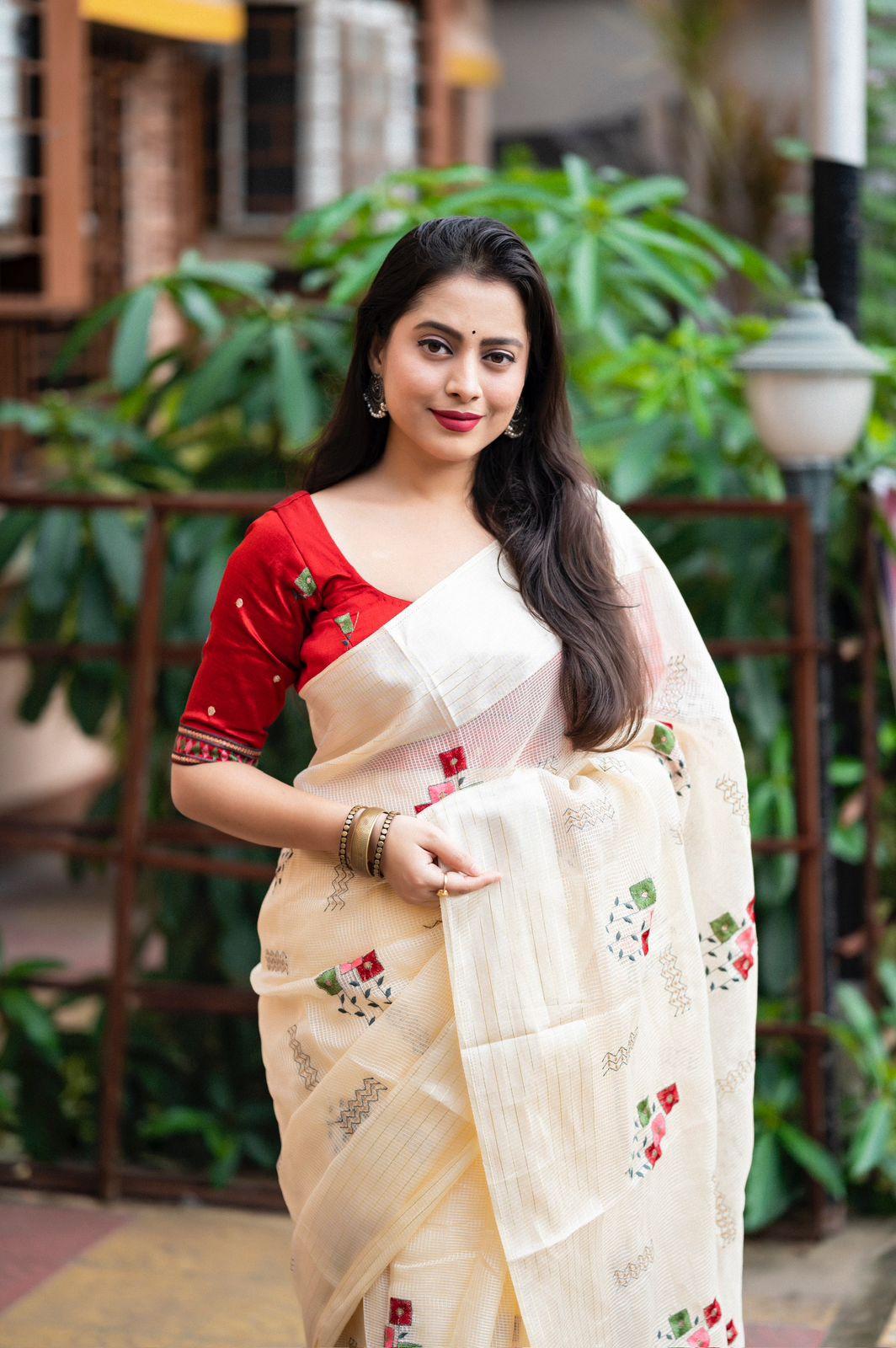 Cream Silk Blend Ethnic Motifs Saree with Unstitched Blouse - Hiral Fashion - Distacart