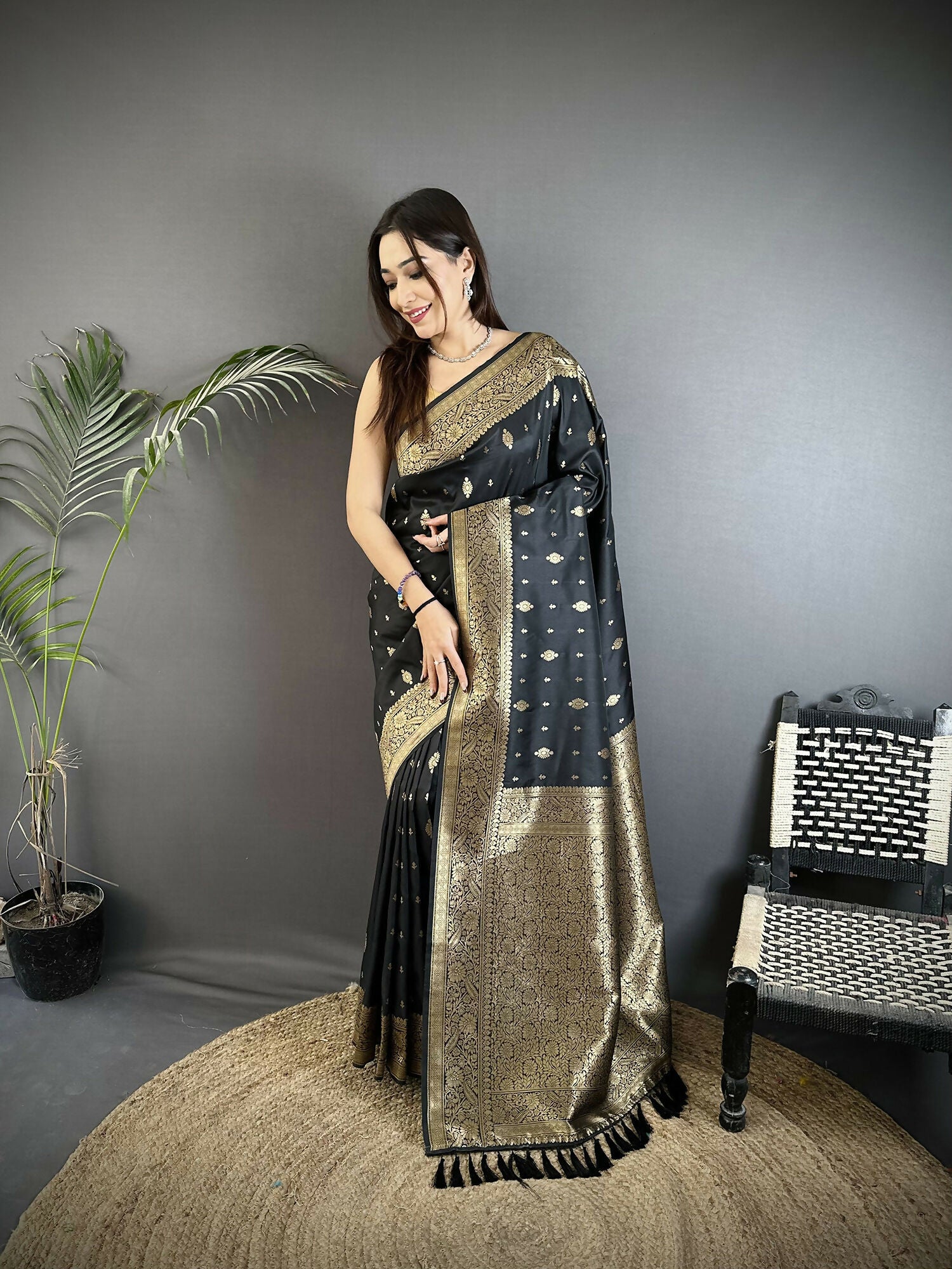 Joban Fashion Black Zari Weaving Motif Lichi Silk Banarasi Silk Saree - Distacart