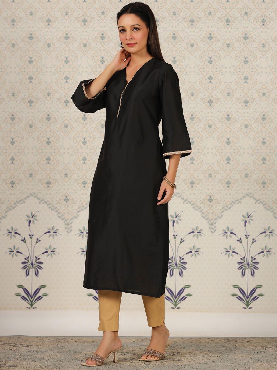 Ode by House of Pataudi V-Neck Flared Sleeves Straight Kurta - Distacart