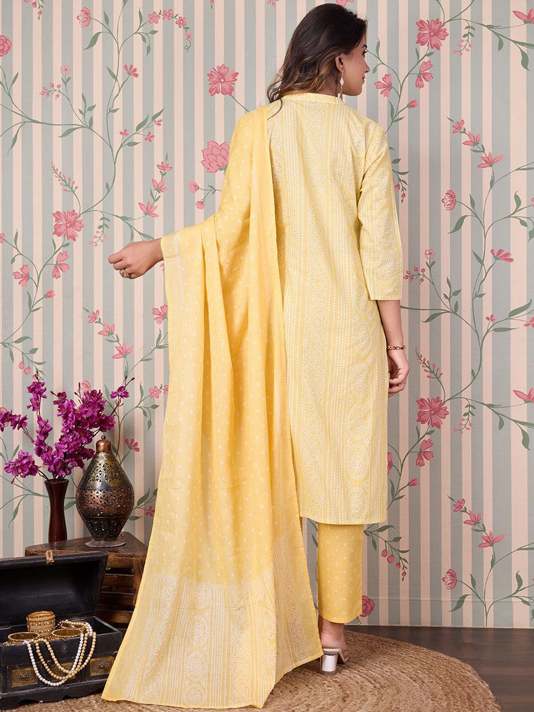 Ode by House of Pataudi Bandhani Printed Pure Cotton Kurta with Trousers & Dupatta - Distacart