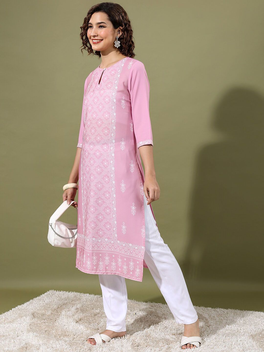 Vishudh Pink Floral Printed Keyhole Neck Straight Kurta
