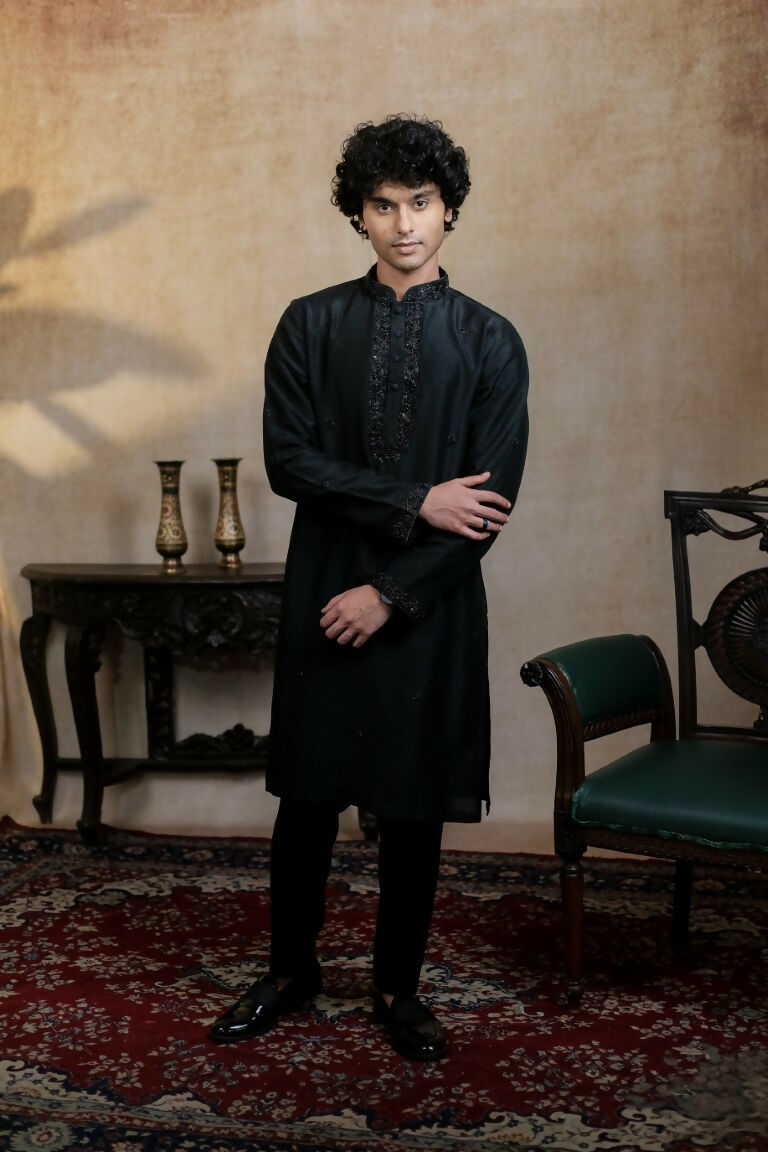Falling Raw Silk Black Kajal Phool Kurta Set By Hilo Design