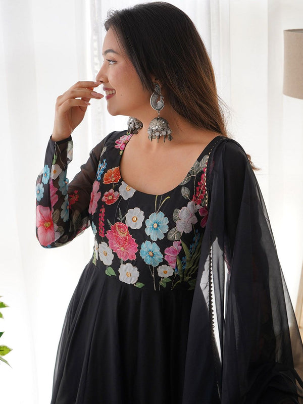 Kalini Women Floral Printed Regular Kurta with Trousers & With Dupatta - Distacart