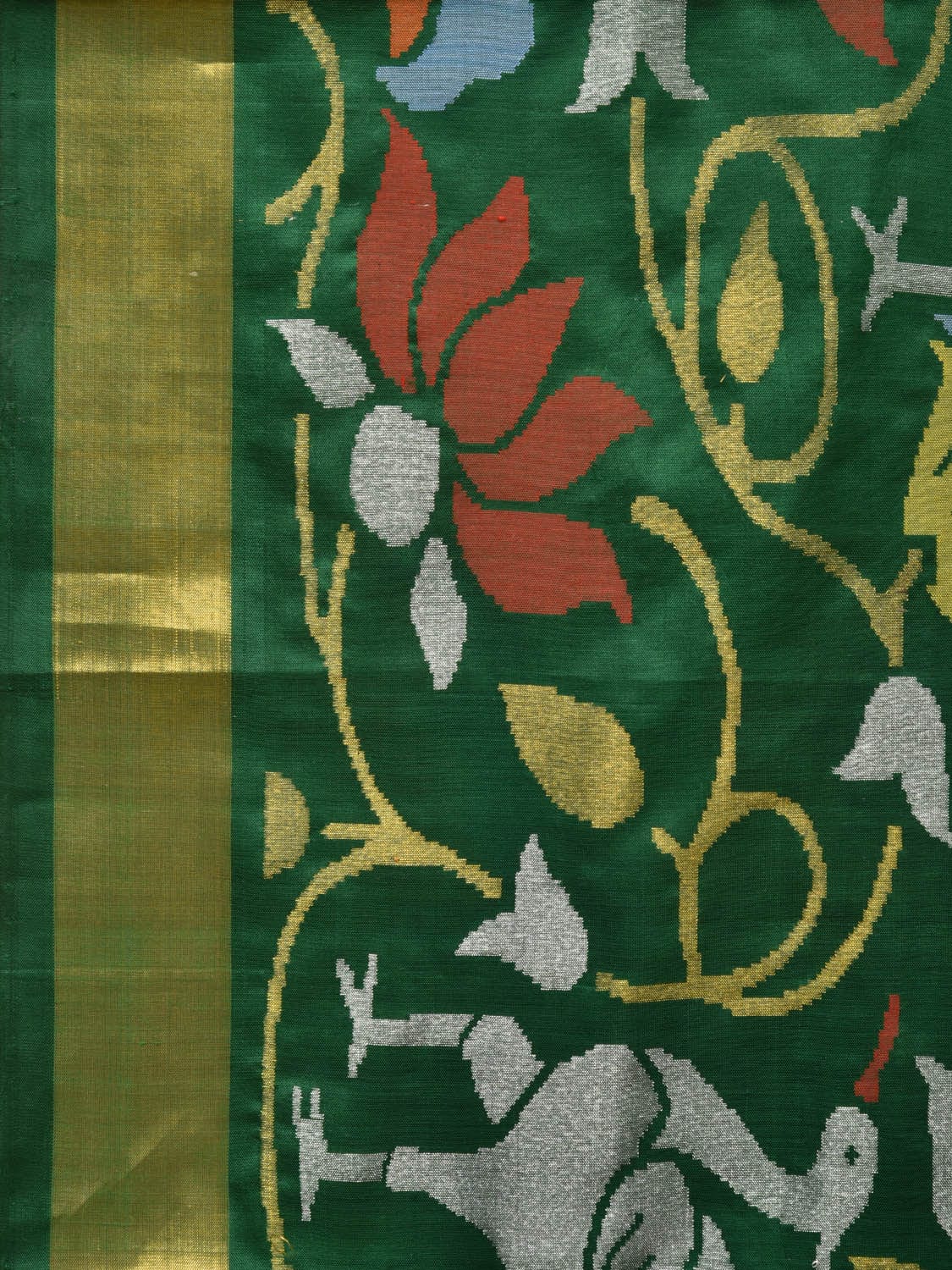 Dark Green Uppada Silk Handloom Saree with All Over Lotus and Birds Design - Global Threads - Distacart