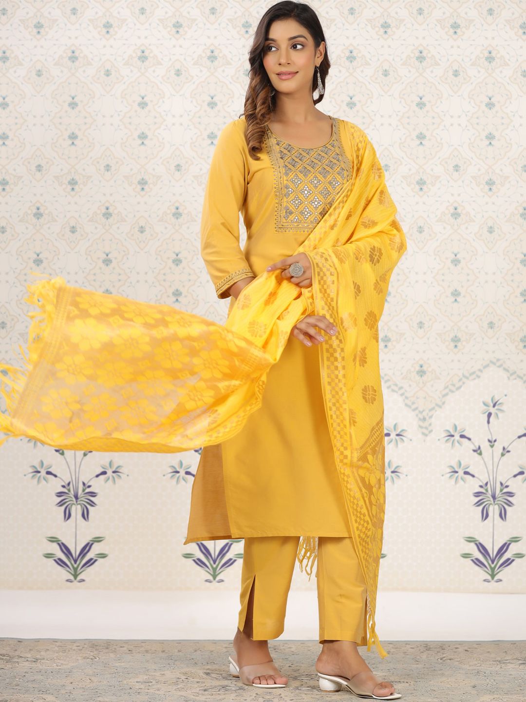 Ode by House of Pataudi Ethnic Motifs Yoke Design Kurta with Trousers & Dupatta - Distacart