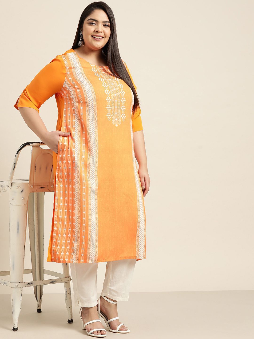 Sztori Plus Size Geometric Printed Round Neck Straight Kurta