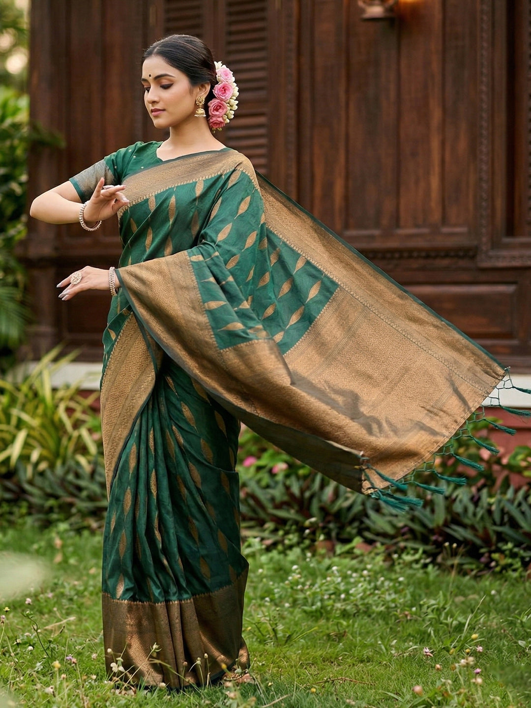 Anaita D Green Silk Blend Woven Saree With Blouse - Dista