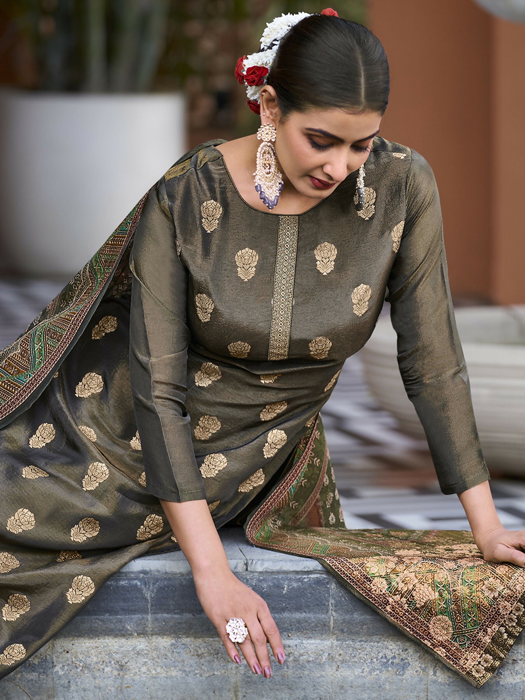 Jyoti Fashion Women's Green Pure Silk Elegant Jacquard Woven Kurta with Trouser & Dupatta - Distacart