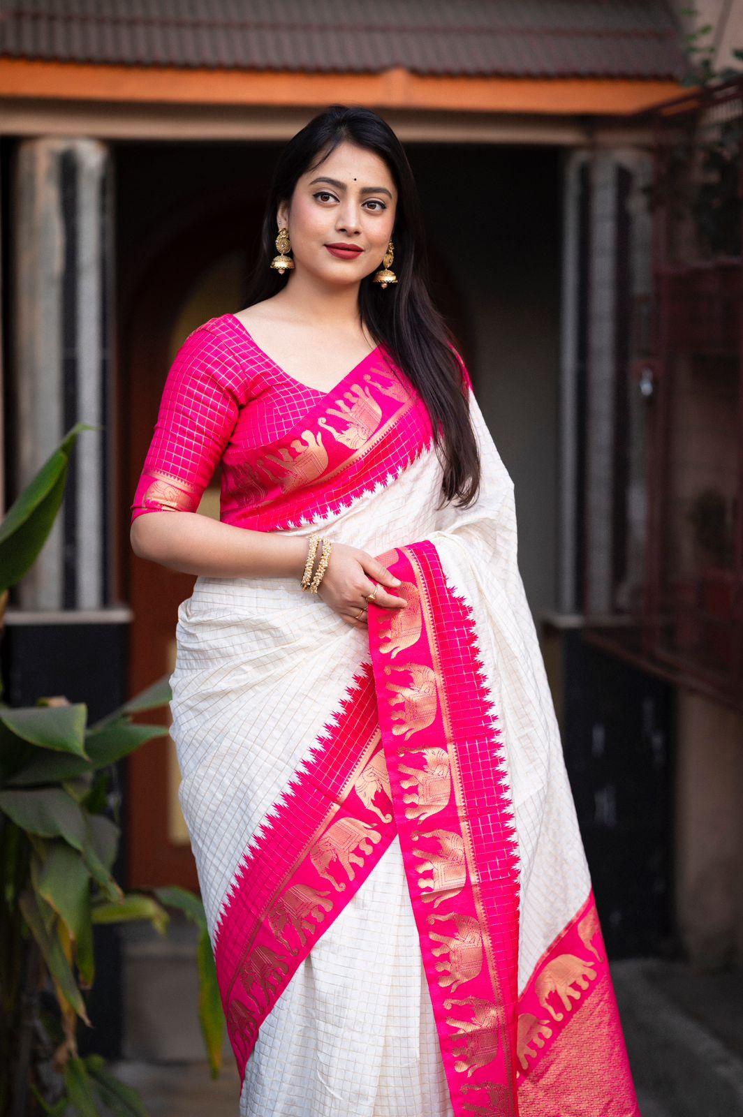 Rani Silk Zari Woven Saree with Unstitched Blouse - Hiral Fashion - Distacart