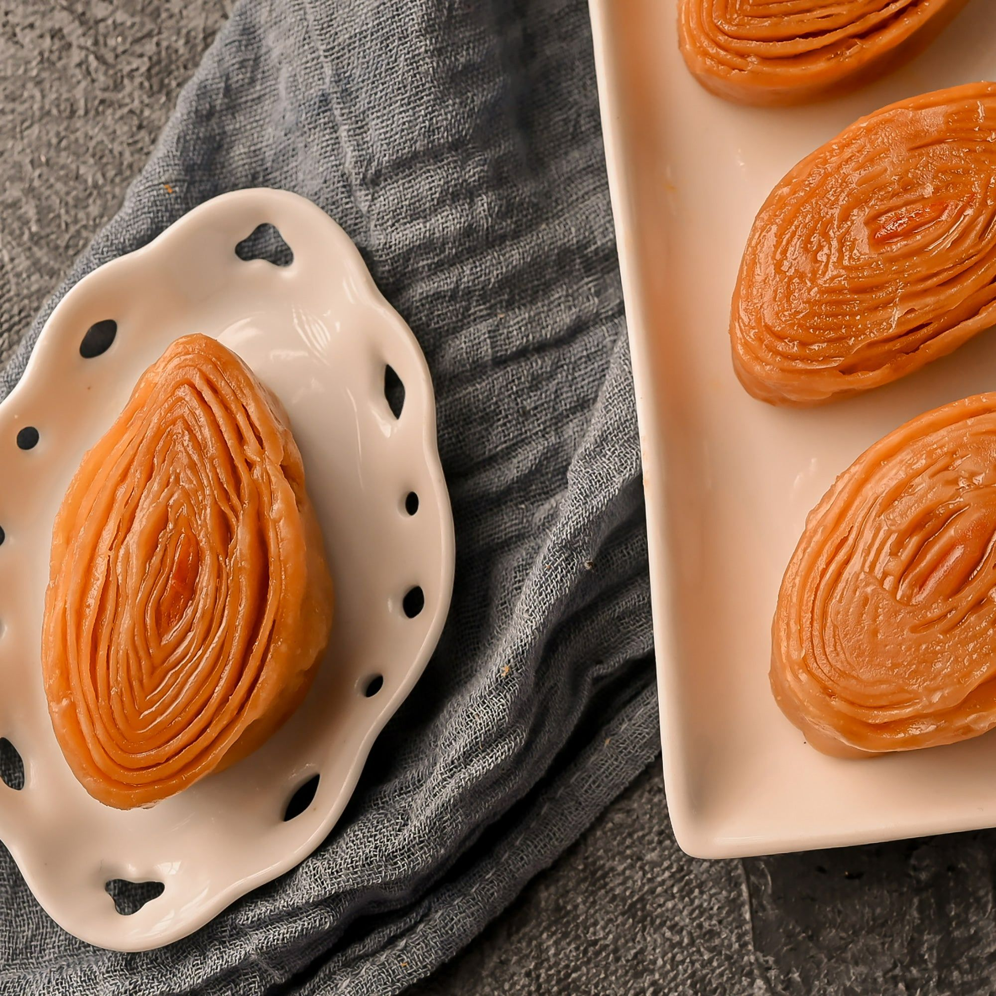 Vellanki Foods - Madatha Kaja (Small) - Distacart