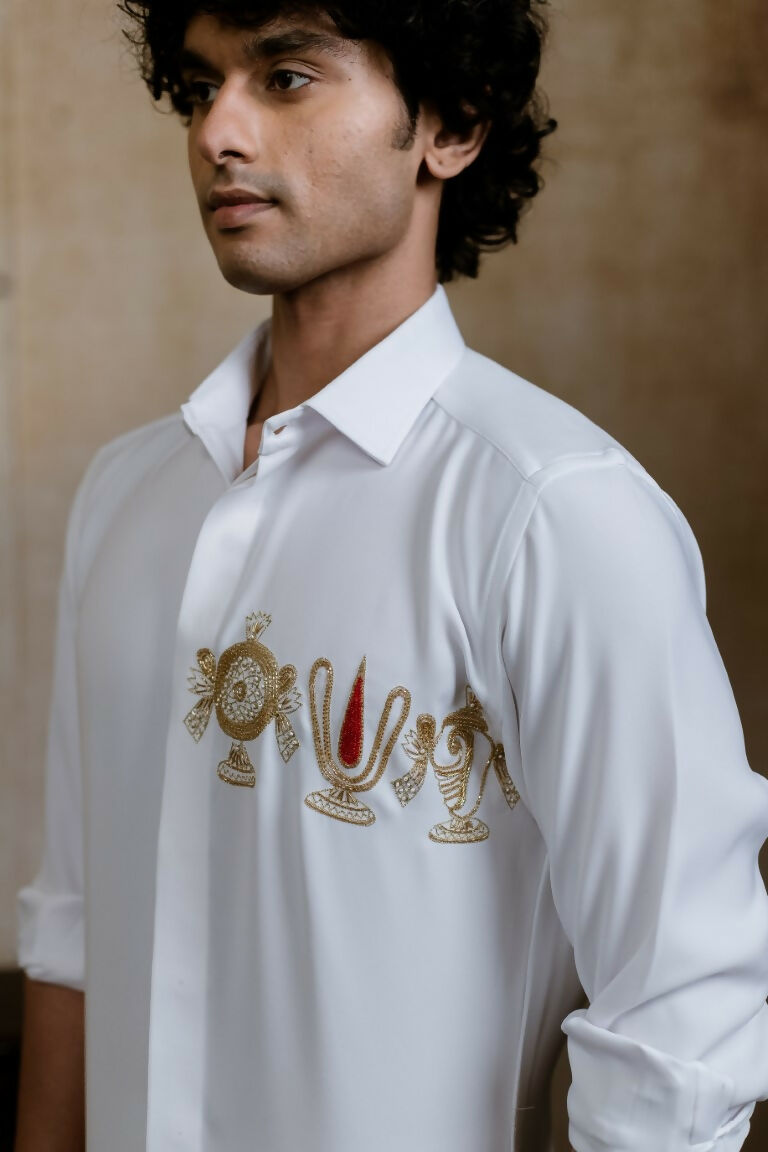 British White Kanaka Murti Shirt By Hilo Design - Distacart