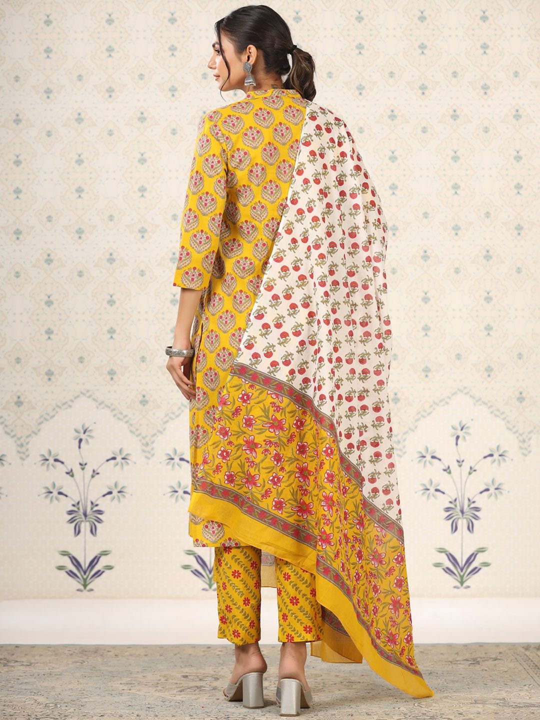 Ode by House of Pataudi Mandarin Collar Floral Printed Regular Pure Cotton Kurta Set - Distacart