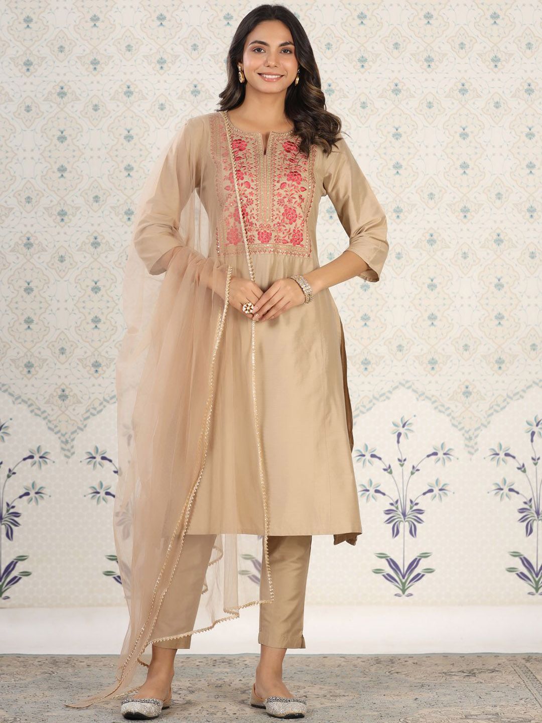 Ode by House of Pataudi Floral Yoke Design Sequinned Kurta with Trousers & Dupatta - Distacart