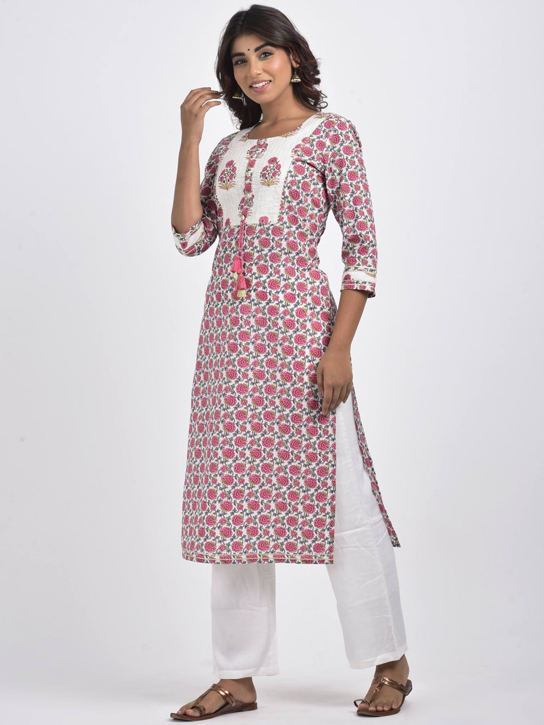 Swasti Women White Floral Printed Thread Work Floral Kurta - Distacart