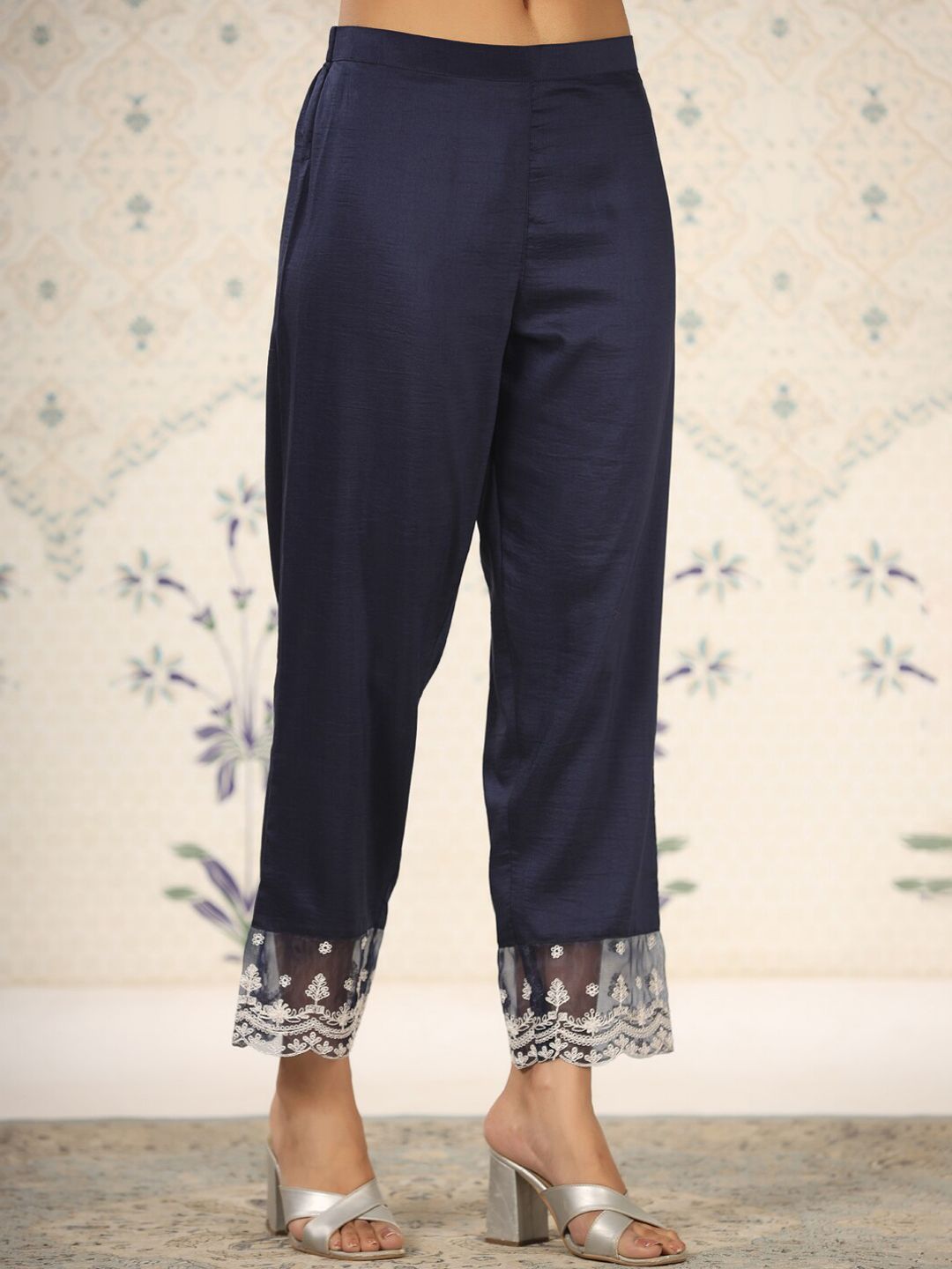 Ode by House of Pataudi Women Floral Embroidered Regular Thread Work Kurta with Trousers & With Dupatta - Distacart