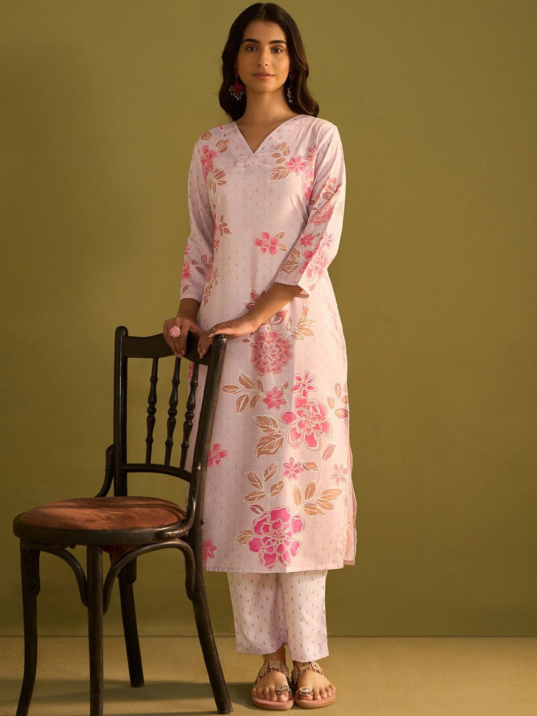 Indo Era Women Floral Printed Regular Kurta with Trousers