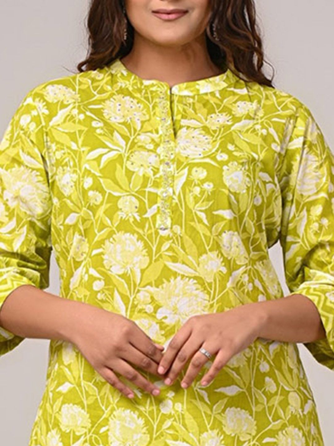 Swasti Women Floral Printed Regular Sequinned Pure Cotton Kurta with Trousers & With Dupatta - Distacart