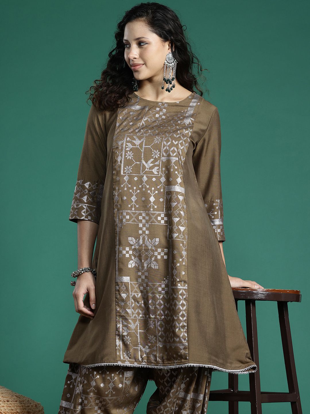 Sangria Foil Print Gotta Patti Panelled Kurta Set - Distacart