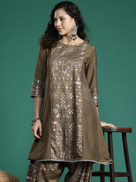 Sangria Foil Print Gotta Patti Panelled Kurta Set