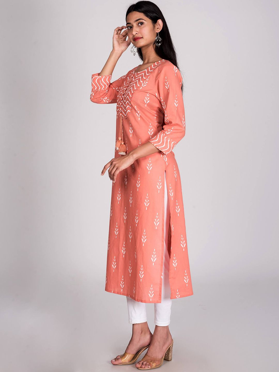 Swasti Women Peach-Coloured & peach pink Thread Work Floral Kurta - Distacart
