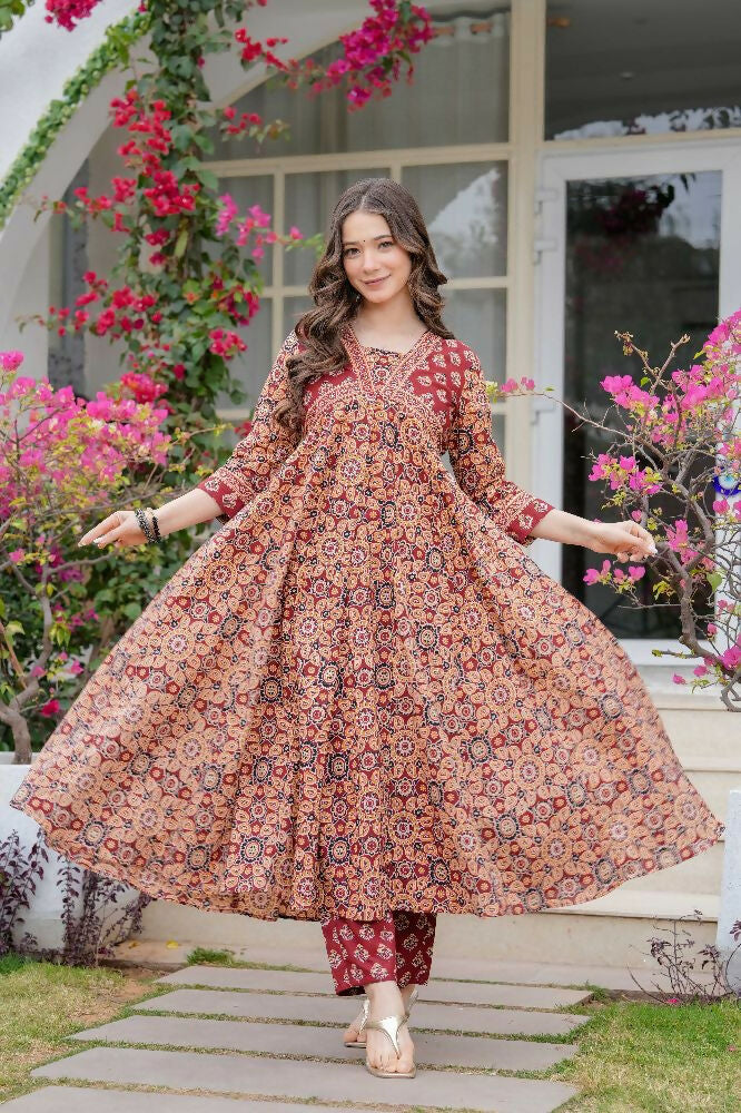 Jaimini Women Cotton Printed V-Neck 3/4 Sleeves Calf Length Flared Kurta Pant And Dupatta Set - Dista