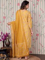 Thumbnail for Ode by House of Pataudi Floral Printed Regular Pure Cotton Kurta with Trousers & Dupatta - Distacart