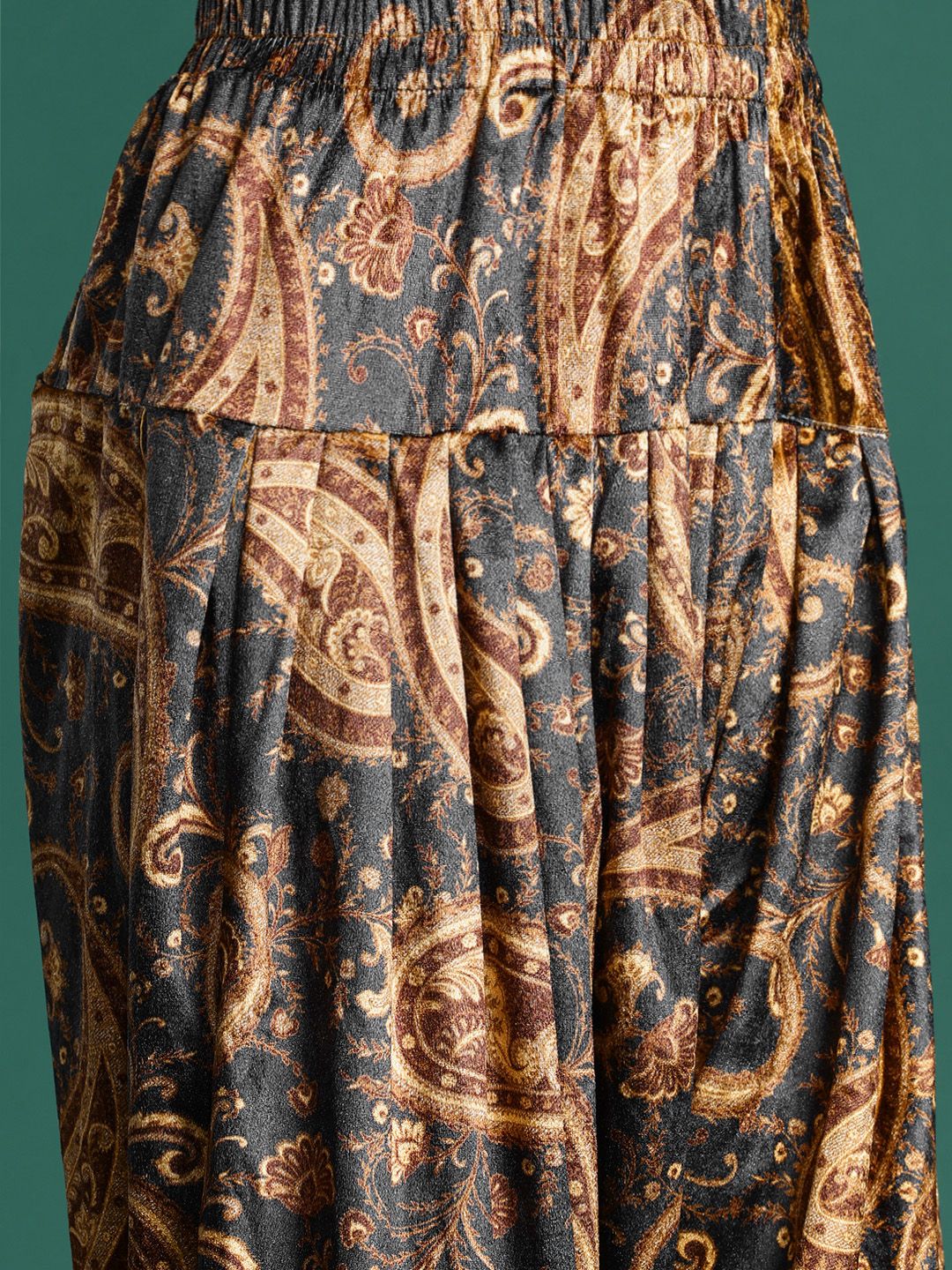 Sangria Women Velvet Gotta Patti Kurta with Salwar