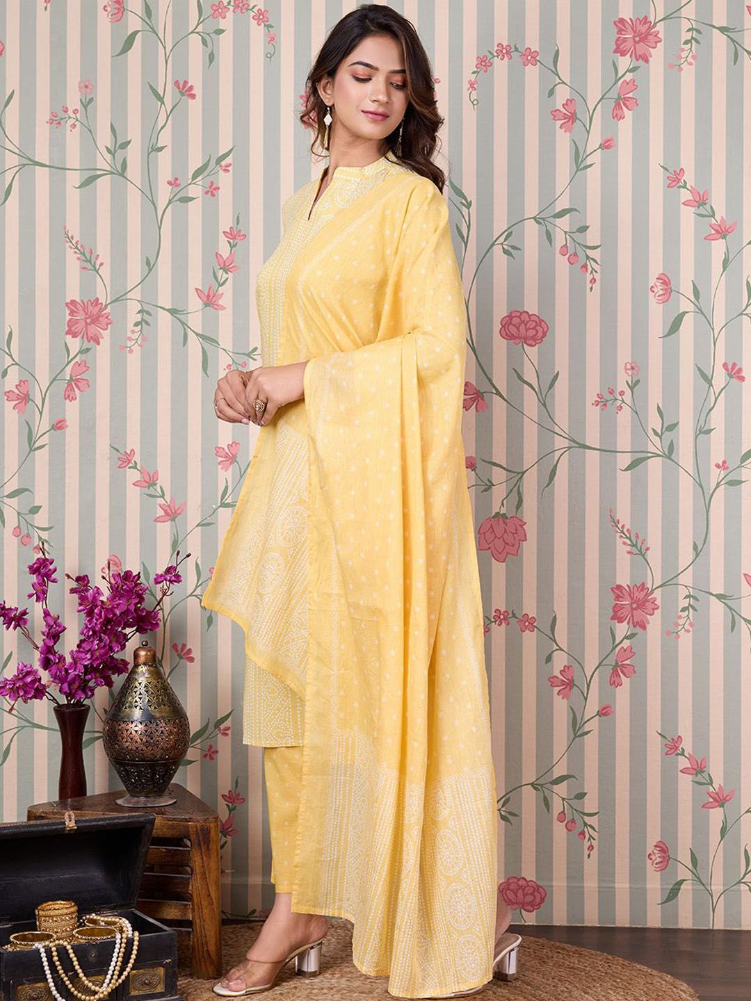 Ode by House of Pataudi Bandhani Printed Pure Cotton Kurta with Trousers & Dupatta - Distacart