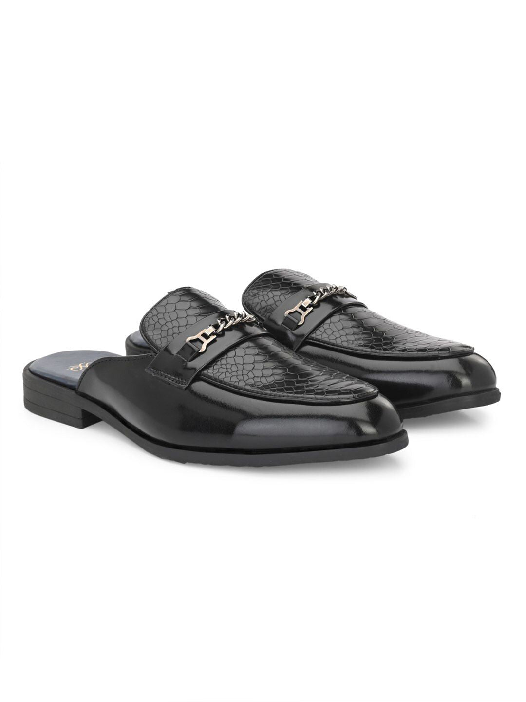 House of Pataudi Textured Shoe-Style Sandals
