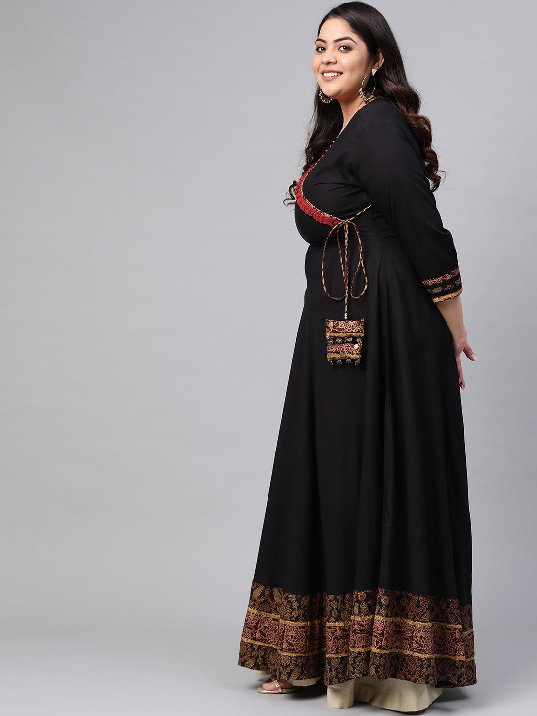Kalini Plus Size Colourblocked V-Neck Three-Quarter Sleeves Thread Work Anarkali Kurta