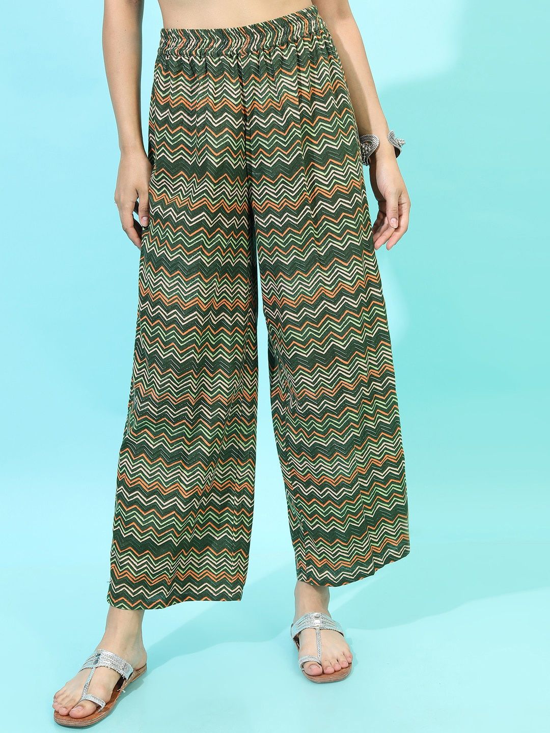 Vishudh Women Geometric Pure Cotton Kurta Set