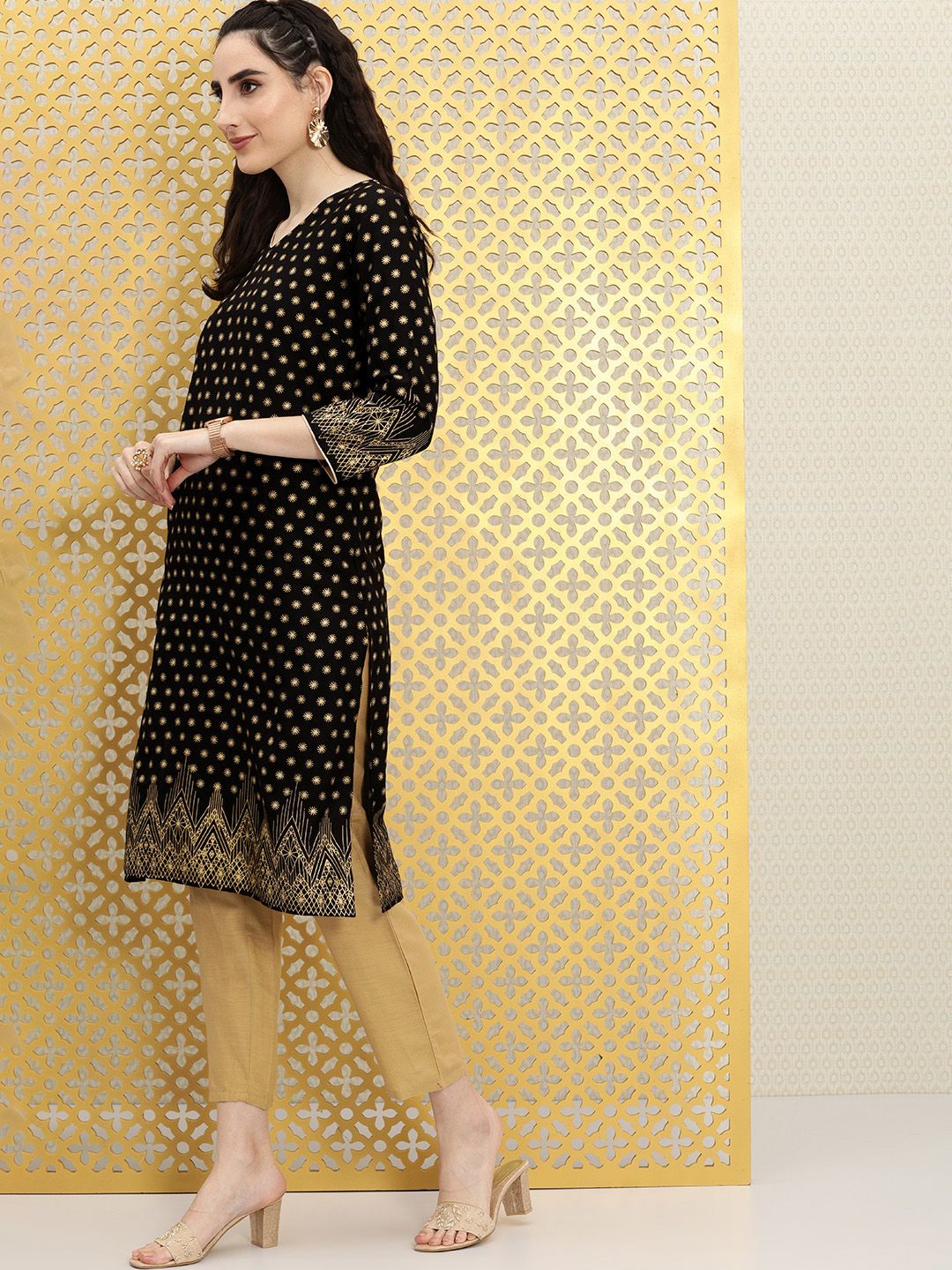 Ode by House of Pataudi Women Black Ethnic Motifs Printed V-Neck Straight Rozana Kurta - Distacart