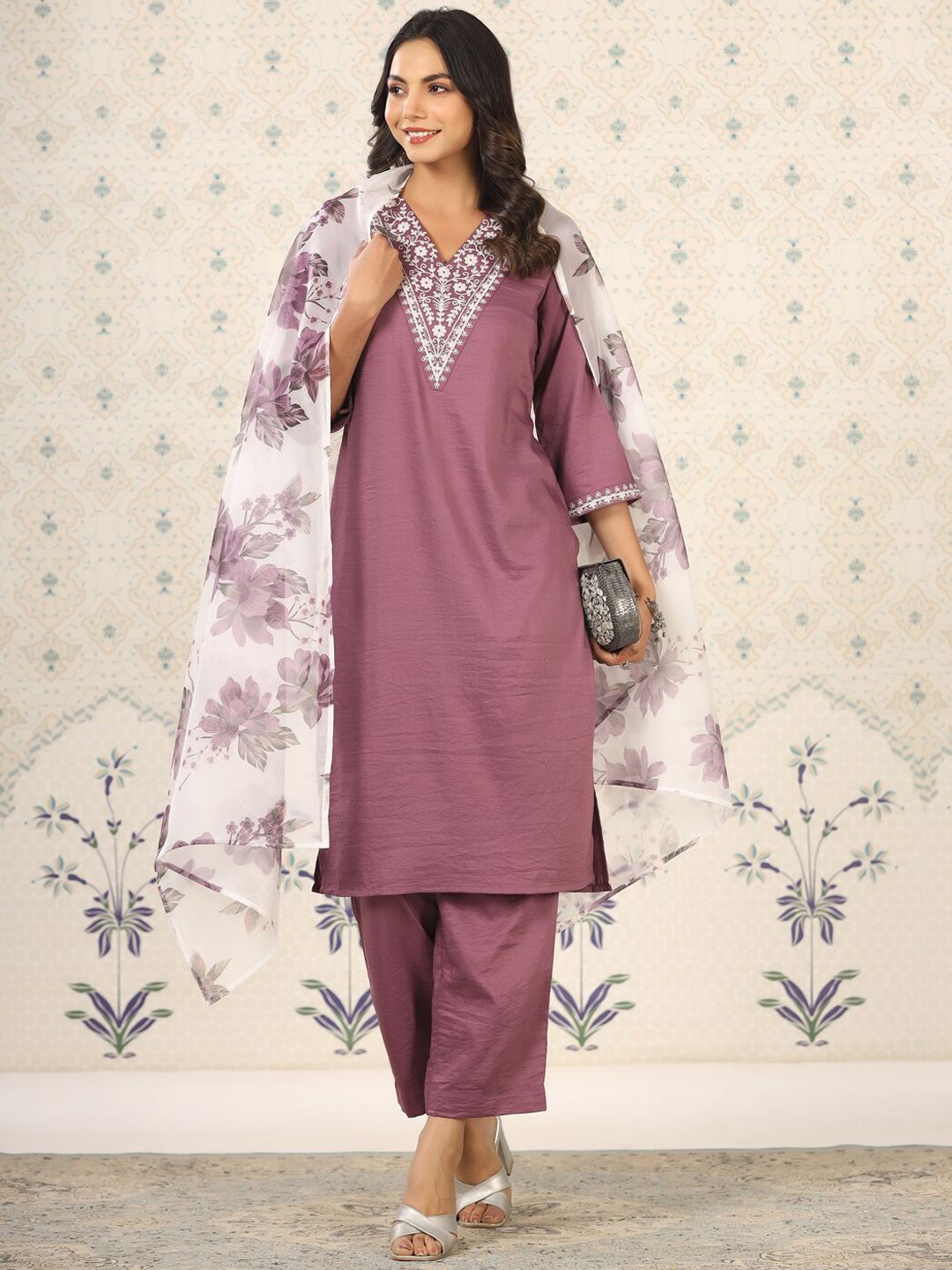 Ode by House of Pataudi Women Ethnic Motifs Yoke Design Regular Thread Work Kurta with Trousers & With - Distacart