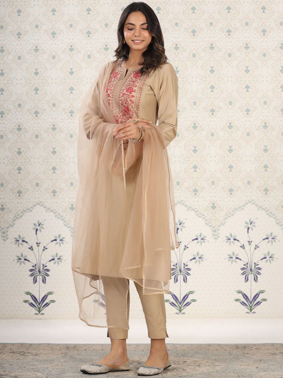 Ode by House of Pataudi Floral Yoke Design Sequinned Kurta with Trousers & Dupatta - Distacart