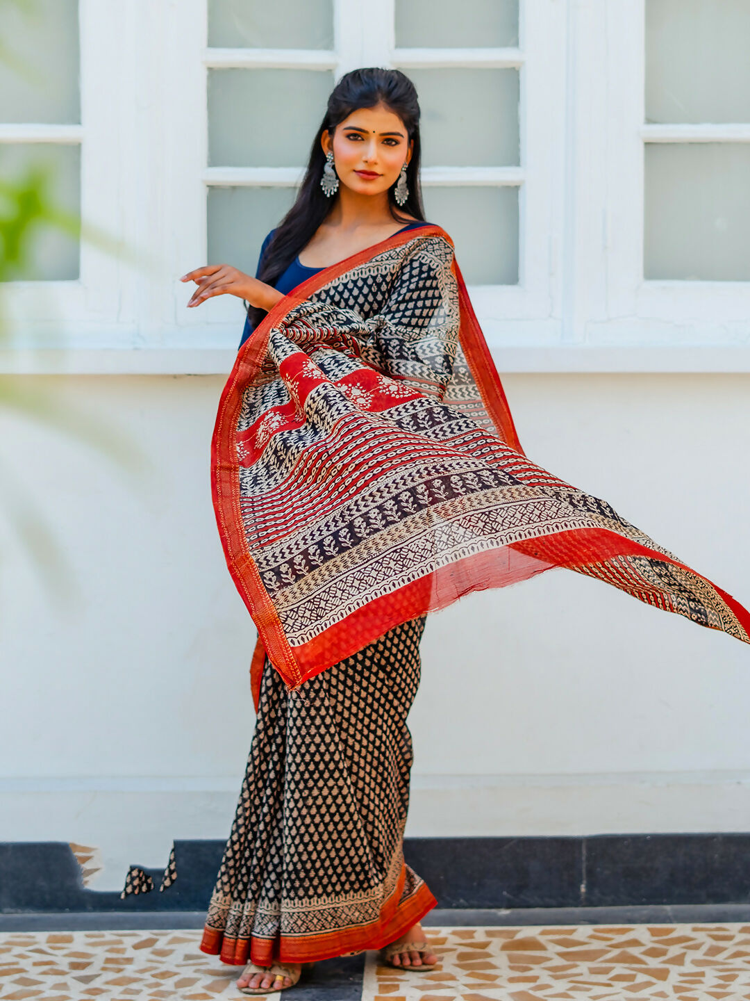 Zibaa Hand-Blocked Pure Maheshwari Silk Navy Blue Saree